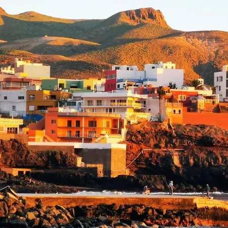 Don Faro Ocean View In A Cliff Gáldar